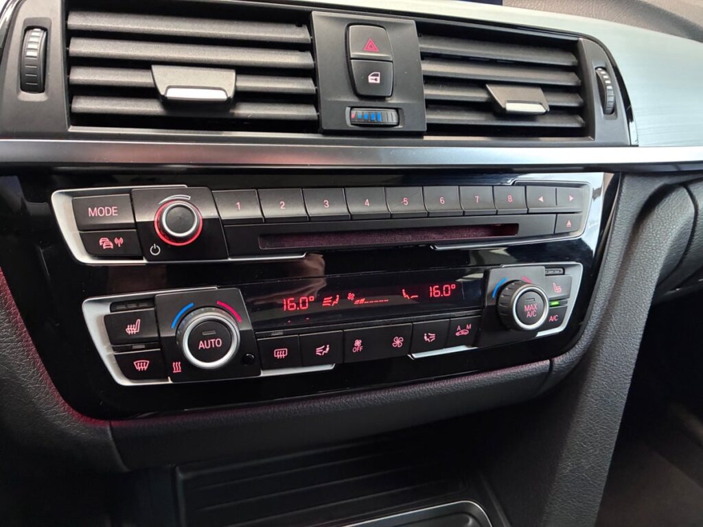 BMW 330d 3,0 M-Sport aut. 4d - Billede 13